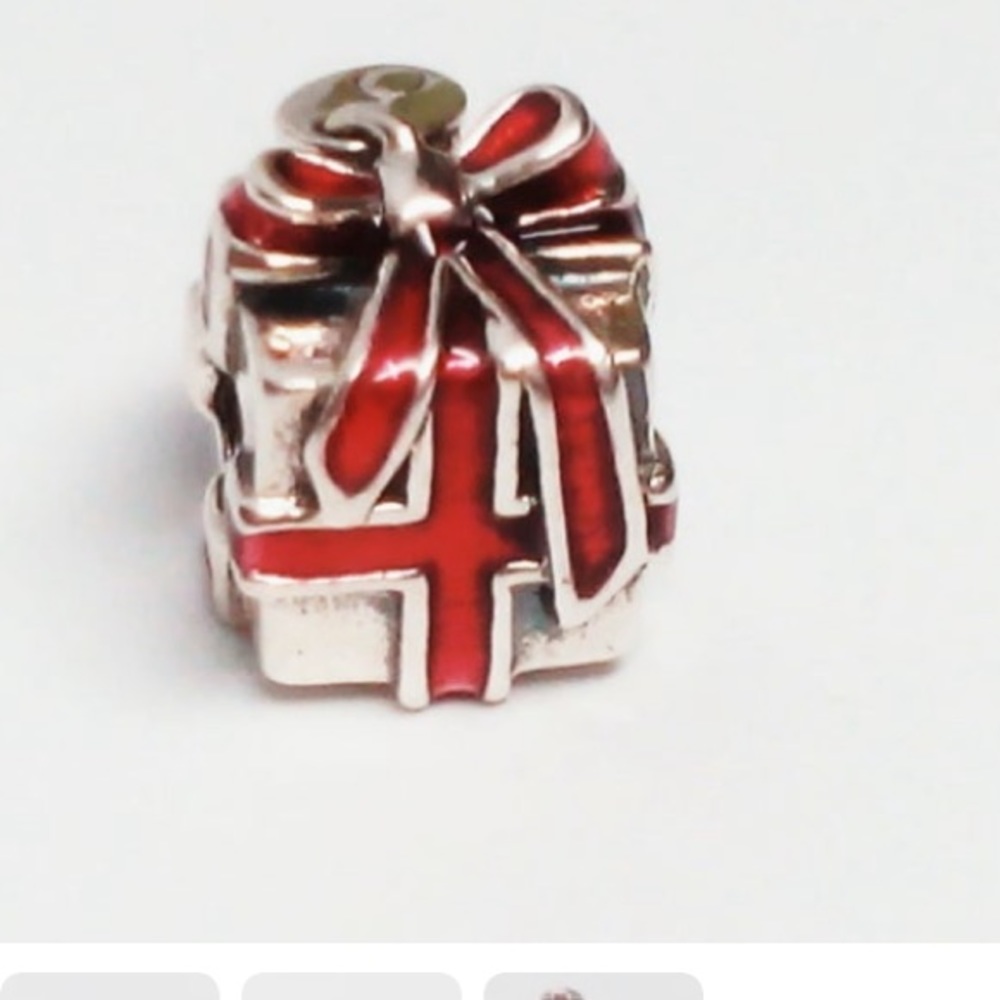 Pandora charm bracelet - Picture 4 of 8
